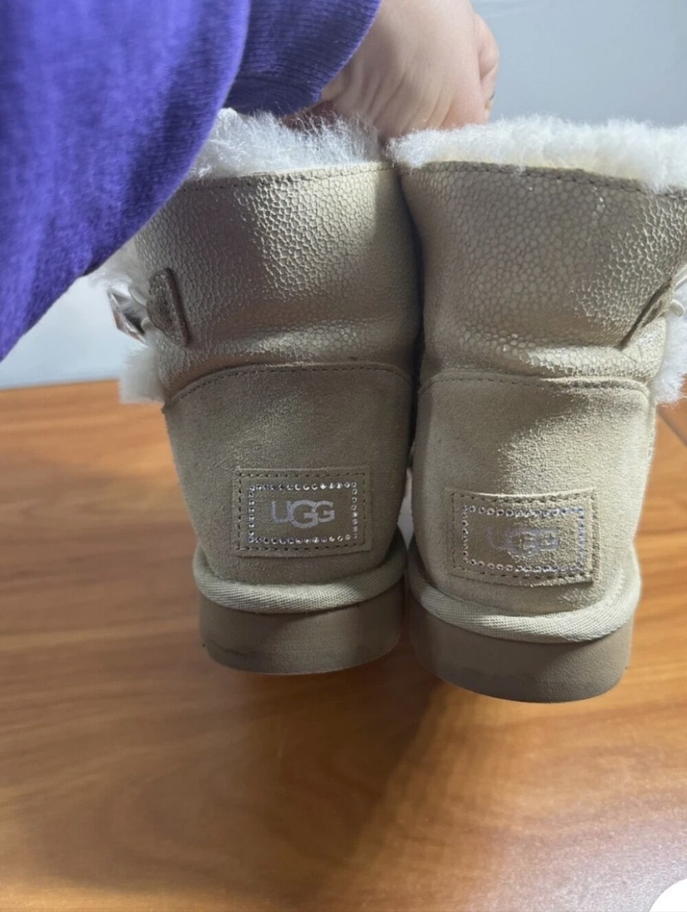 UGG BAILEY RHINESTONE Crackle VANILLA SZ 8
